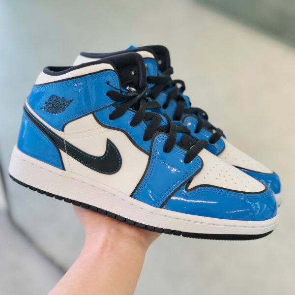 Giày Nike Air Jordan 1 Mid Signal Blue GS