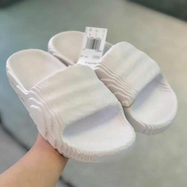 Dép Adidas Adilette 22 Slides Crystal White HQ6472 - Hình ảnh 2