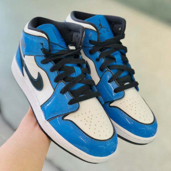 Giày Nike Air Jordan 1 Mid Signal Blue GS - Hình ảnh 2