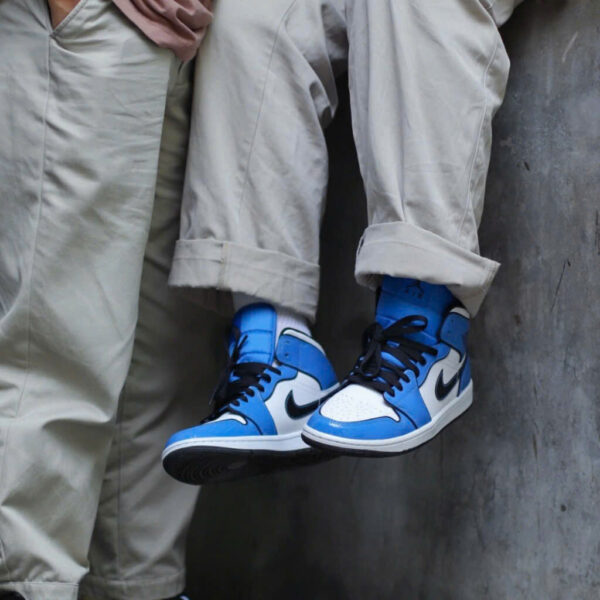 Giày Nike Air Jordan 1 Mid Signal Blue GS - Hình ảnh 4